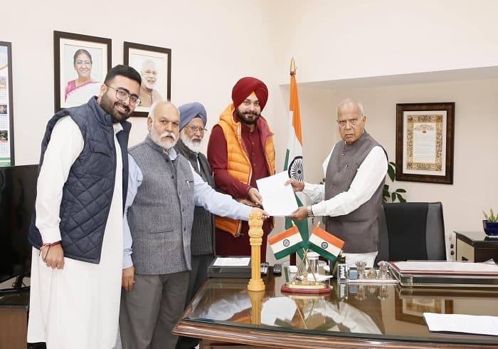 navjot-singh-sidhu-met-governor-banwari-lal-purohit