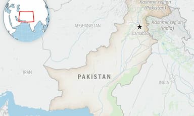 bus-crash-in-southwestern-pakistan-kills-40-officials-say