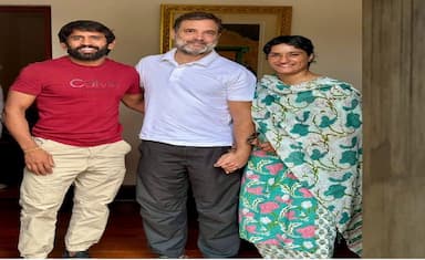 vinesh-phogat-bajrang-punia-met-rahul-gandhi-can-contest-elections