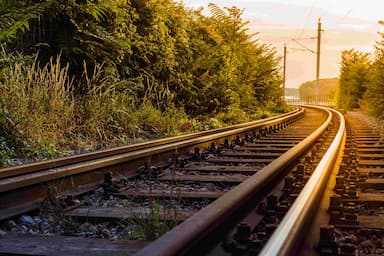 rail-work-stoppage-shuts-down-some-ontario-quebec-commuter-rail-lines