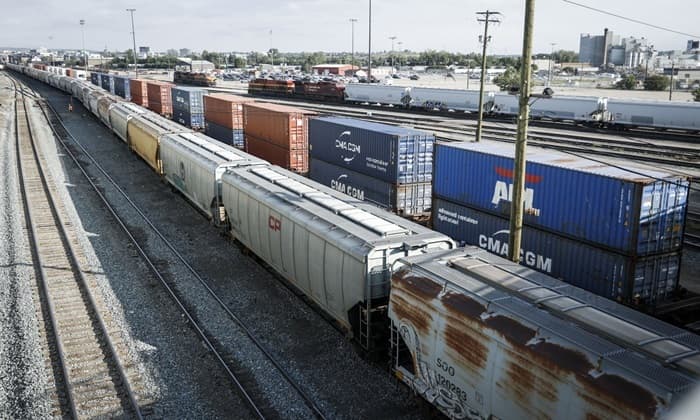 cn-cpkc-to-resume-railway-service-monday-as-work-stoppage-ends