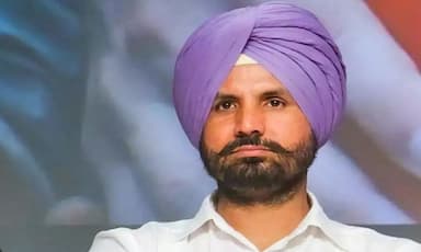 a-tussle-grew-between-raja-waring-and-ravneet-bittu