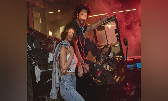 shah-rukh-khan-reveals-title-of-upcoming-movie-with-daughter-suhana-khan