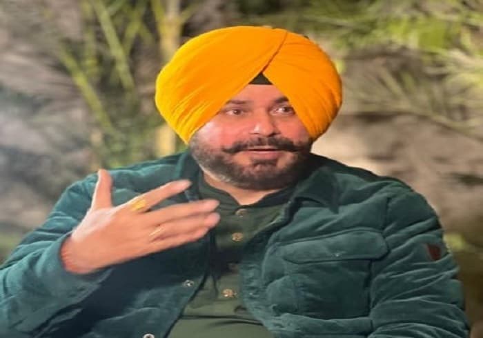 navjot-singh-sidhu-returned-to-the-cricket-world-today-with-the-commentary-of-the-first-match-of-ipl