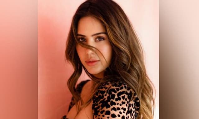 Sonam Bajwa Urges Humane Solutions for Stray Dogs - https://cdn.connectfm.ca/sonam-bajwa_2024-12-11-171540_klbh.jpg