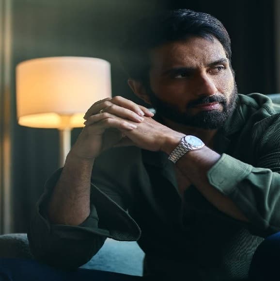 sonu-sood-steps-up-as-rajpal-yadav-faces-jail-time-calls-for-industry-unity