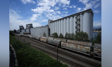 picket-lines-go-up-as-strike-begins-at-six-grain-terminals-in-metro-vancouver