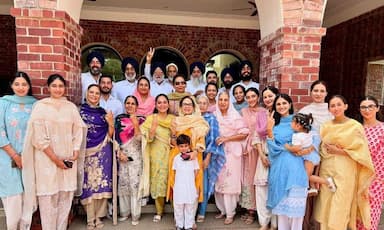 sukhbir-singh-badal-voted-along-with-his-family