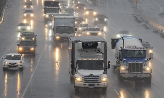 speed-limiting-devices-to-become-mandatory-on-heavy-b-c-commercial-trucks