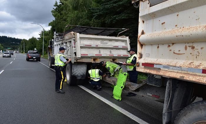 bc-highway-patrol-leads-two-day-commercial-vehicle-safety-check-with-serious-consequences-for-corner-cutting