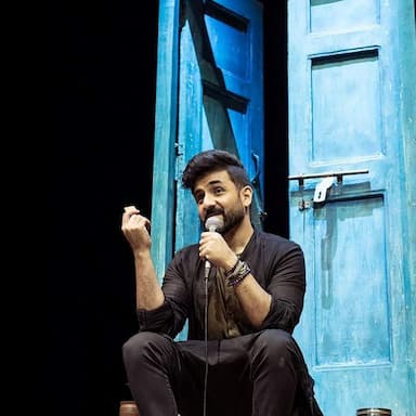 vir-das-wins-the-emmy-award-for-best-comedy-series