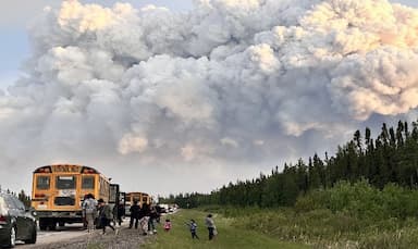 when-our-mates-need-help-australia-is-there-canada-gets-help-fighting-wildfires