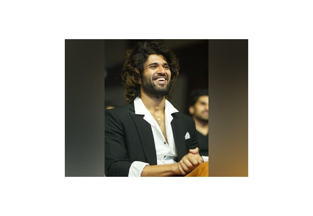 koffee-with-karan-7-vijay-deverakonda-says-he-wouldnt-mind-a-threesome