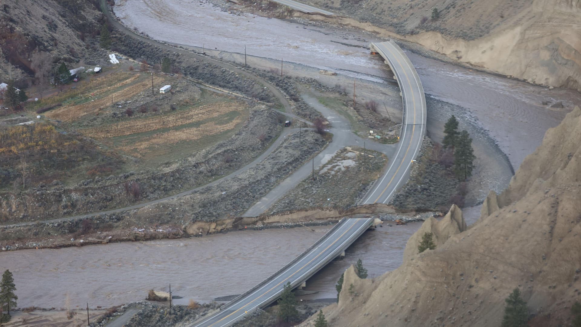 about-40-people-defying-an-evacuation-order-in-abbotsford