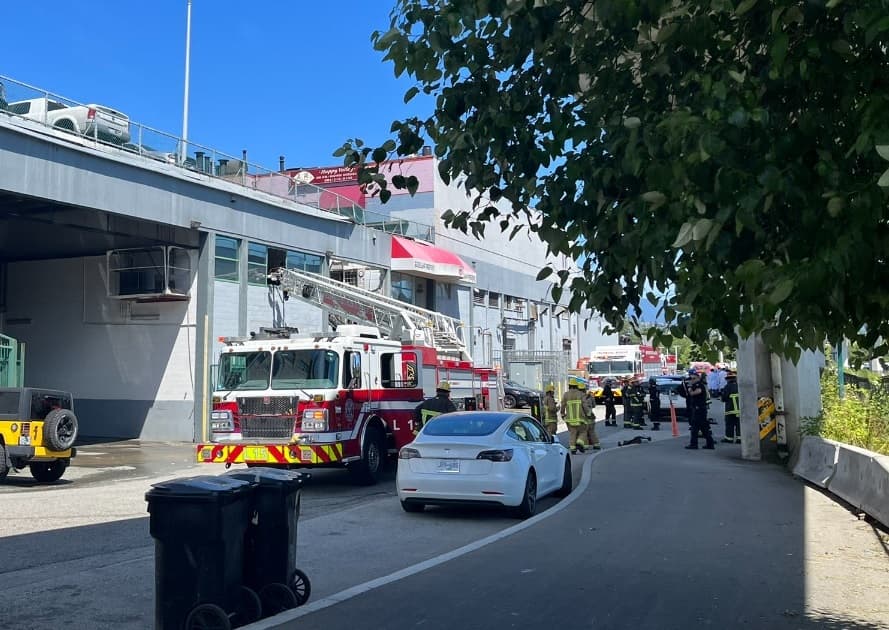 crews-still-checking-vancouver-building-for-possible-victims-after-roof-collapse