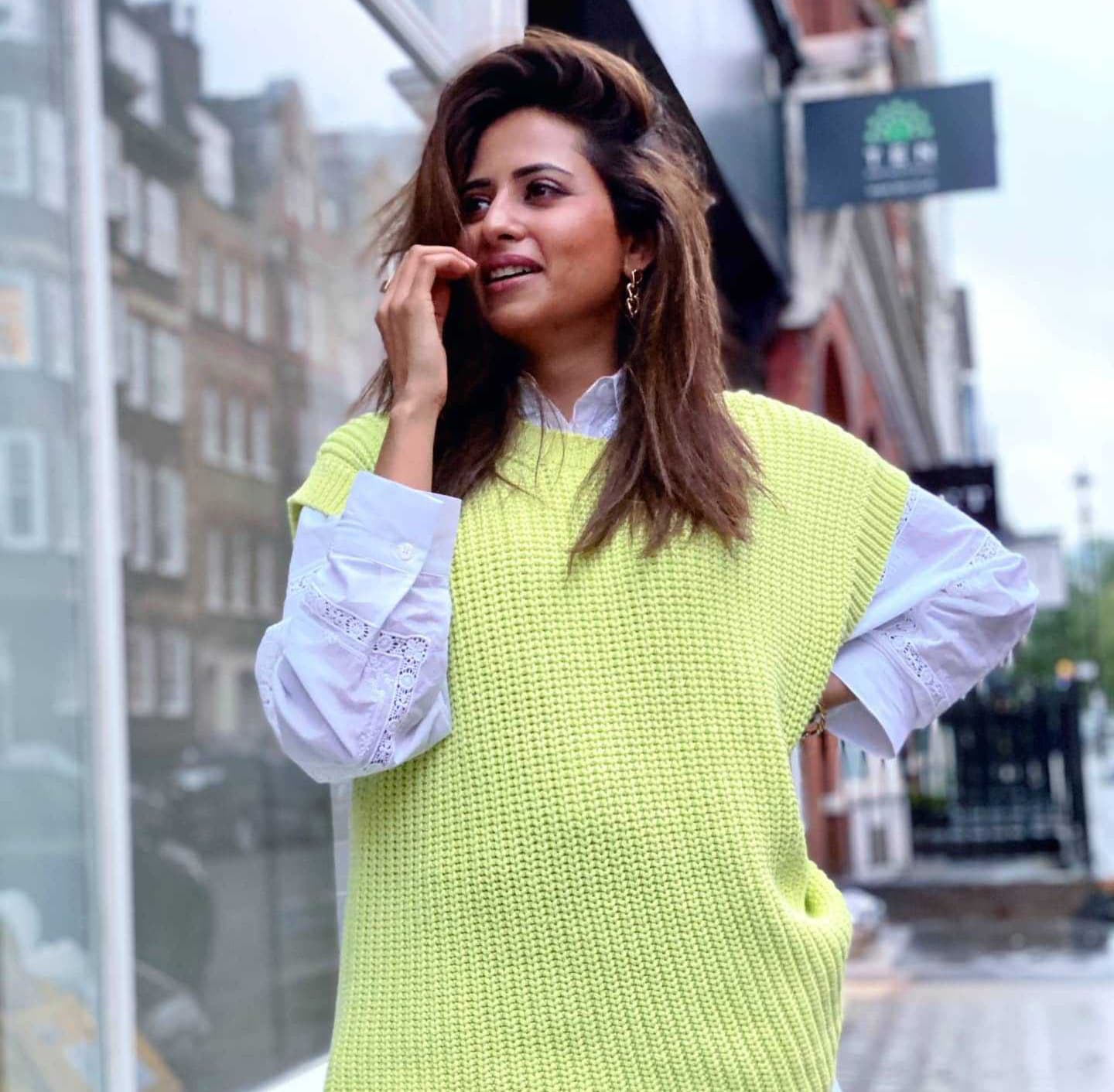 sargun-mehta-to-make-bollywood-debut-with-cuttputlli