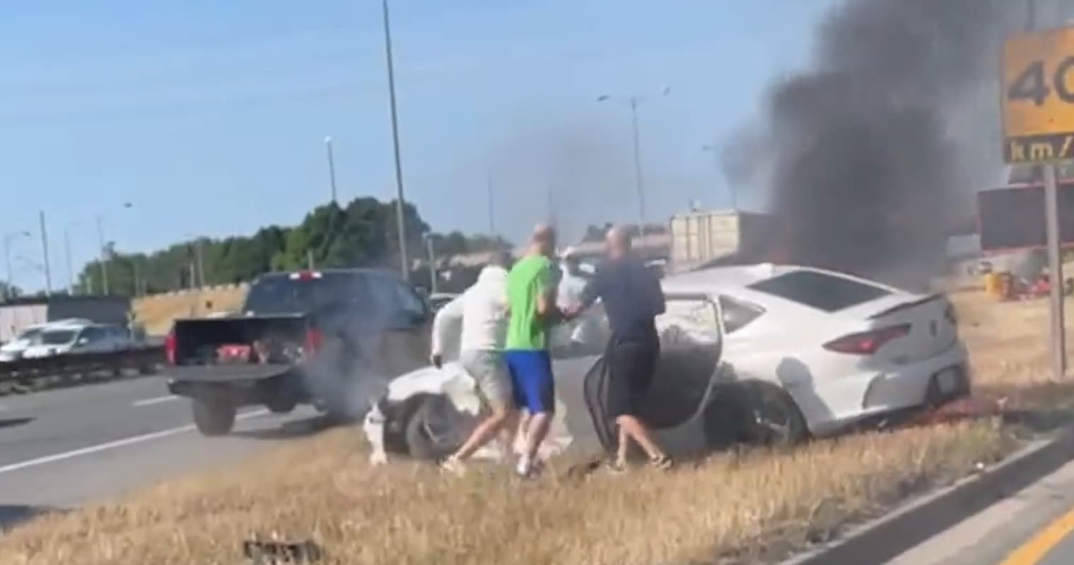 praise-pouring-in-for-a-group-of-people-who-pulled-a-toronto-man-from-his-burning-vehicle