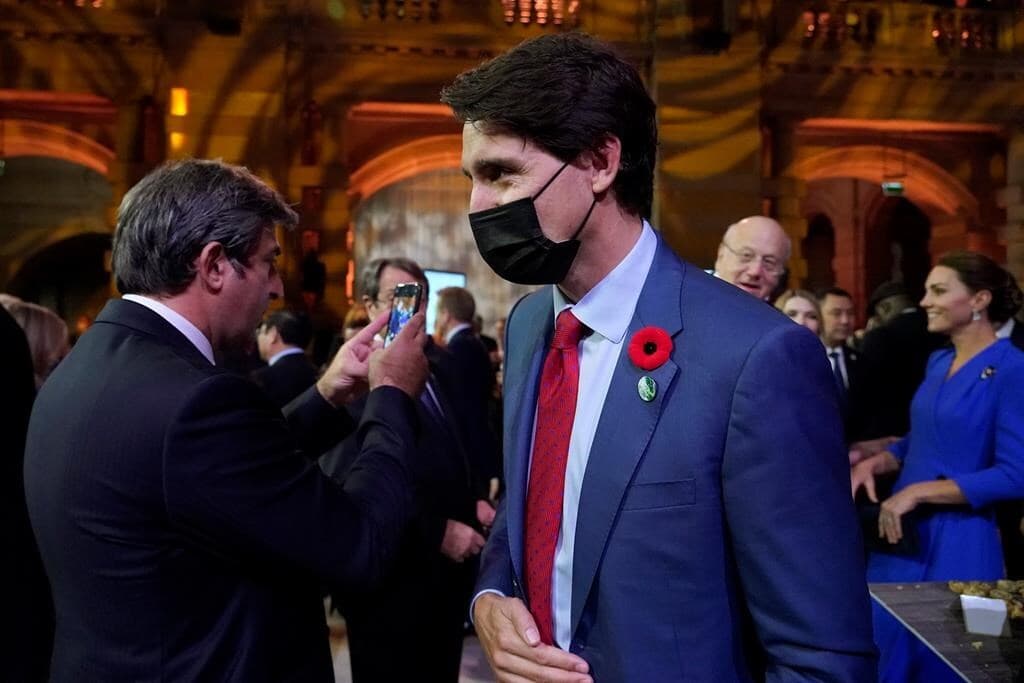 pm-says-talks-may-offer-solution-to-raising-then-lowering-flag-to-honour-war-dead