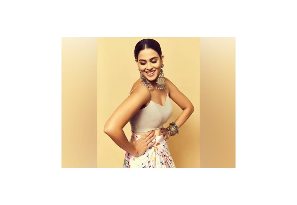 genelia-deshmukh-to-make-marathi-debut-with-film-ved