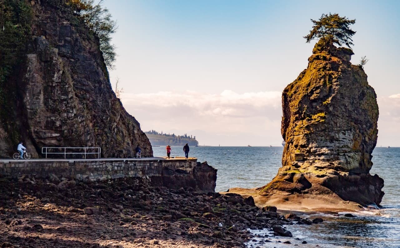 stanley-park-seawall-reopens-almost-4-months-after-ultra-high-tides-severely-damaged-the-walkway