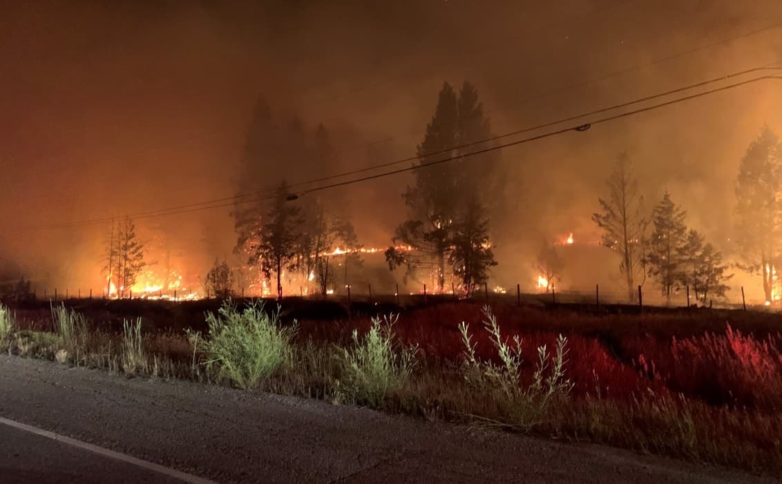 b-c-crash-on-highway-3-sparks-wildfire-evacuation-alert-issued-in-area