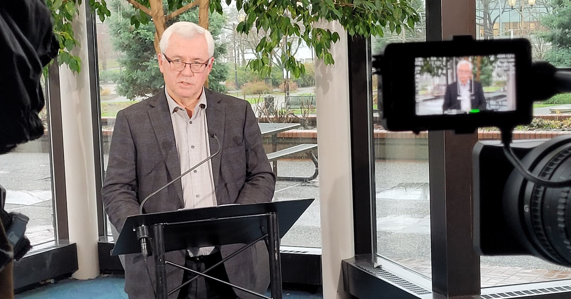 city-working-to-set-up-a-second-waste-transfer-system-for-the-mountain-of-garbage-henry-braun