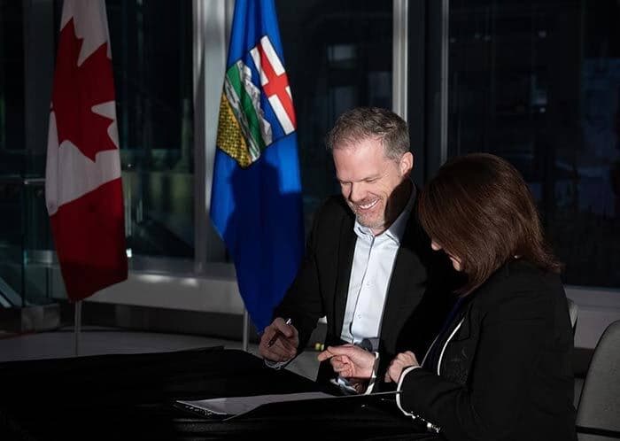 alberta-third-province-to-sign-health-care-funding-deal-with-ottawa