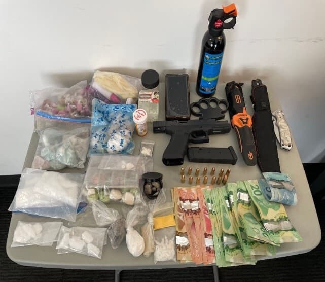 police-seize-drugs-cash-and-a-handgun-in-surrey