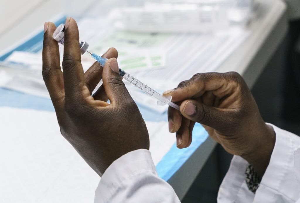 naci-strongly-recomends-covid-19-vaccine-booster-shots-for-all-canadians-over-the-age-of-50