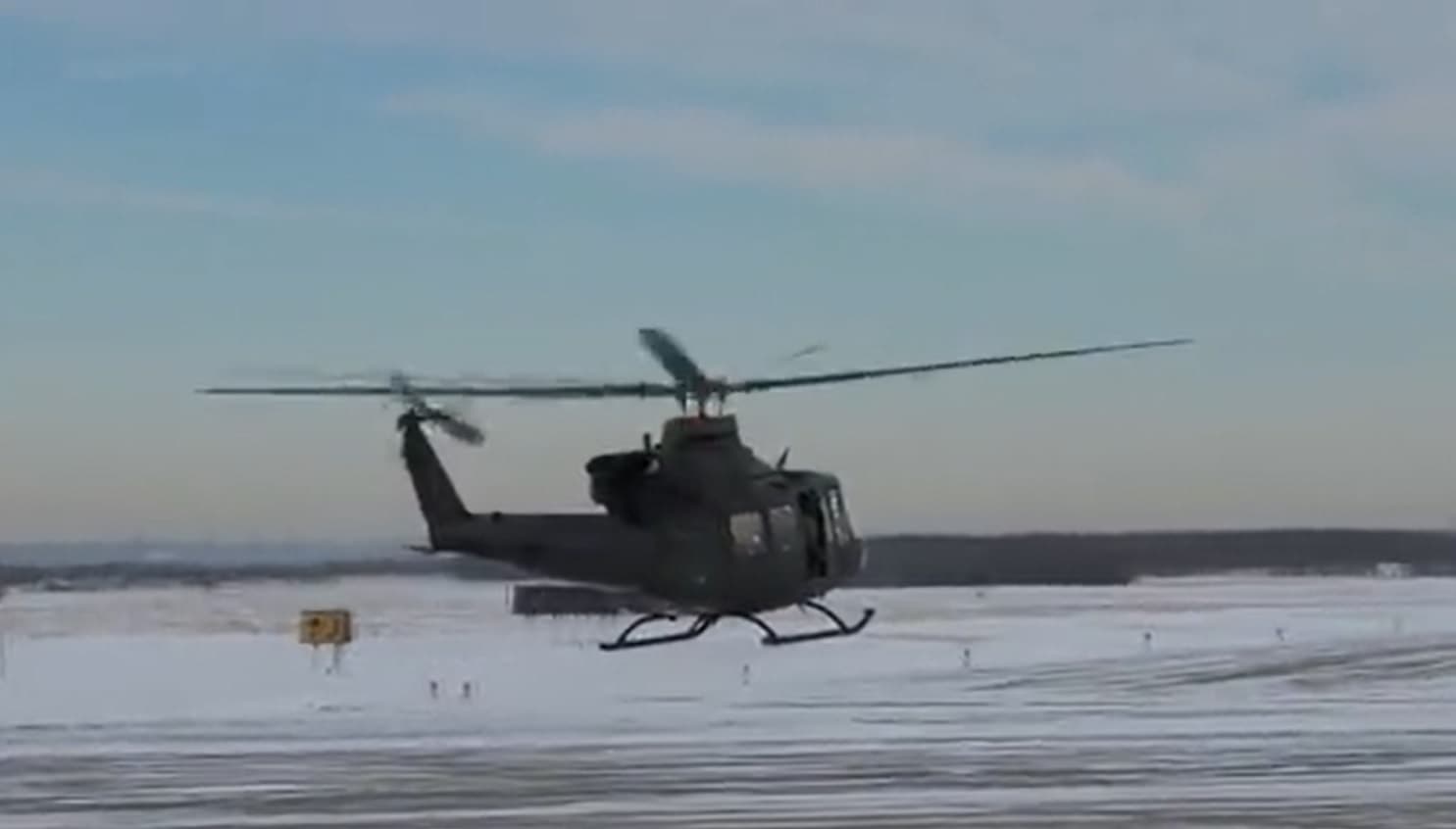 first-group-of-canadian-armed-forces-personnel-arrives-in-b-c