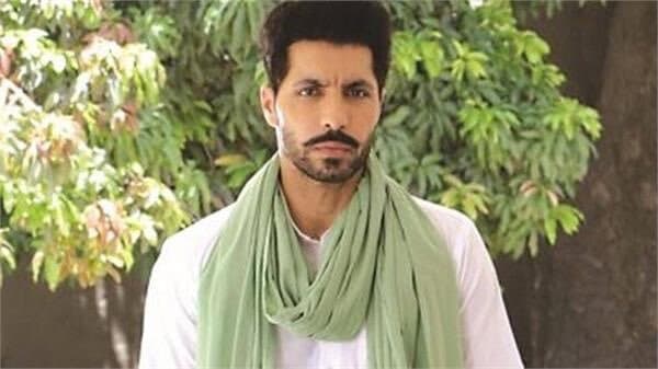 police-official-says-partially-consumed-bottle-of-liquor-was-recovered-from-the-ill-fated-car-of-punjabi-actor-deep-sidhu