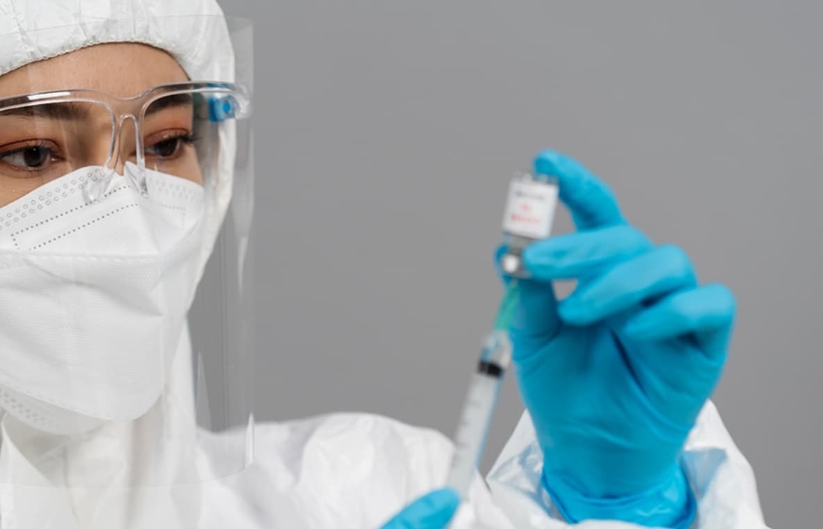 pfizer-ceo-tests-positive-for-covid-19-has-mild-symptoms