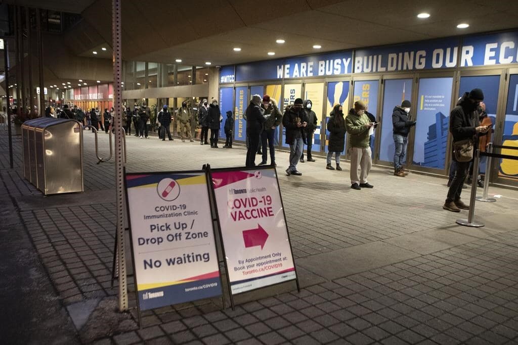 quebec-will-require-people-to-show-vaccine-passport-at-liquor-cannabis-stores