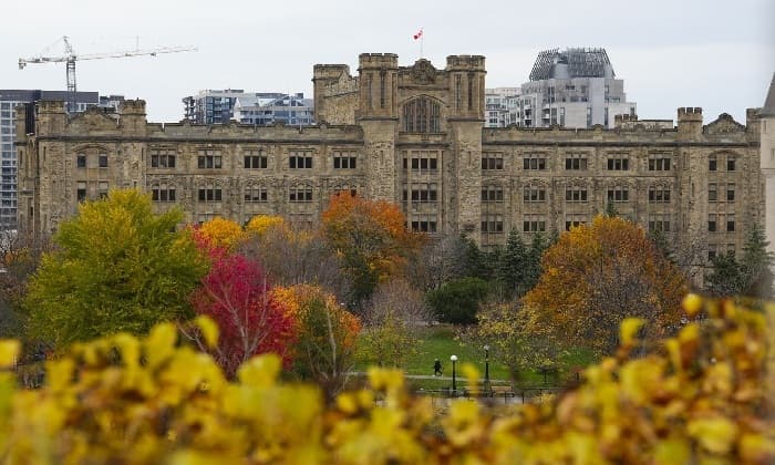 cra-plans-major-hiring-push-to-boost-call-centre-capacity-ahead-of-tax-season