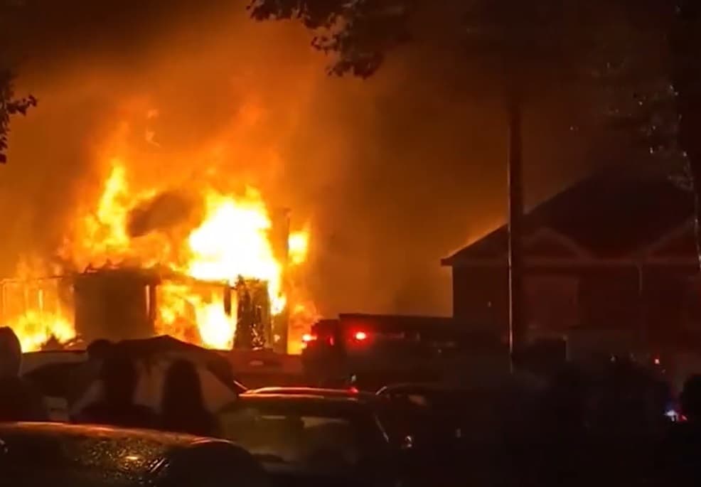 2-people-hurt-in-a-blast-that-destroyed-a-home-in-surrey