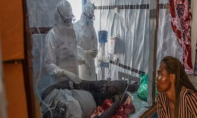 at-least-930-dead-as-congos-ebola-outbreak-continues-to-grow