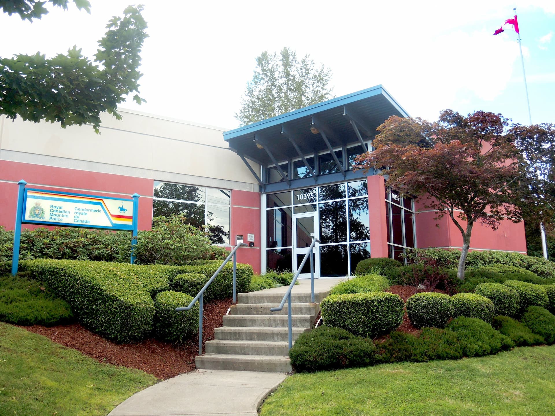 rcmp-station-in-surrey-b-c-evacuated-after-grenade-turned-in