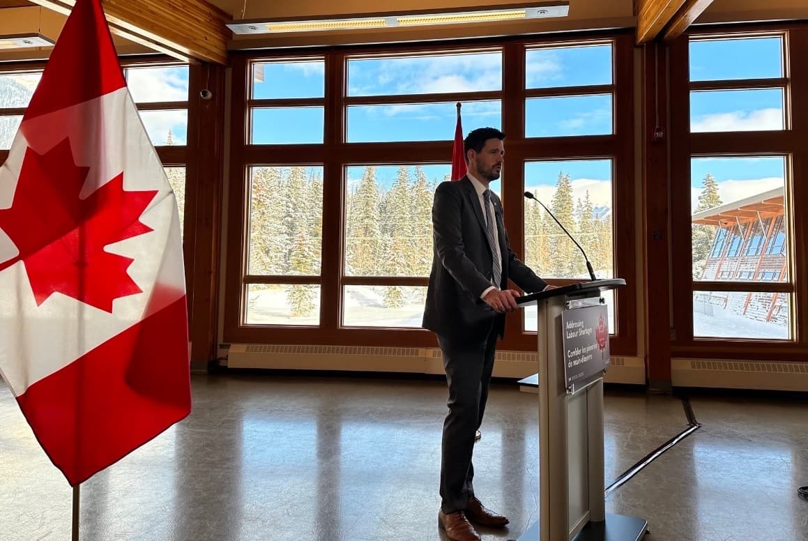 employers-and-temporary-workers-to-benefit-from-family-work-permits-to-address-labour-shortages