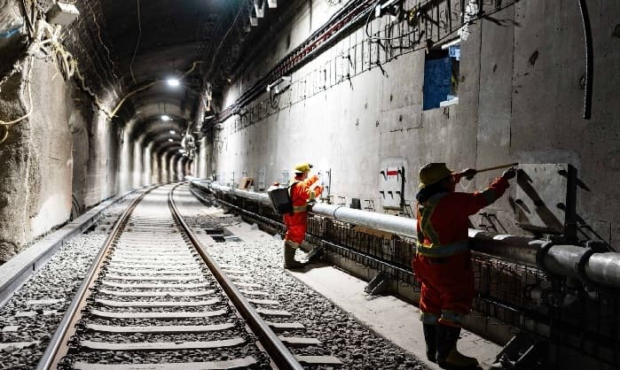 canada-adds-67-000-jobs-in-october-as-unemployment-rate-dips-to-6-9-per-cent