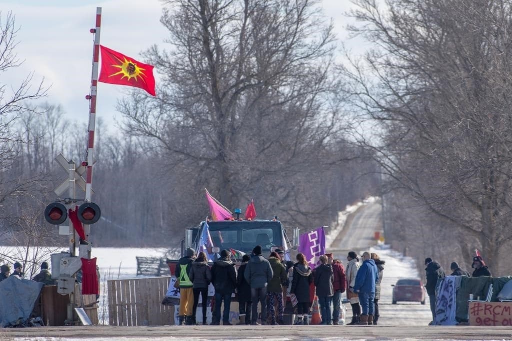 hereditary-chiefs-say-theyll-meet-with-ministers-if-rcmp-get-out