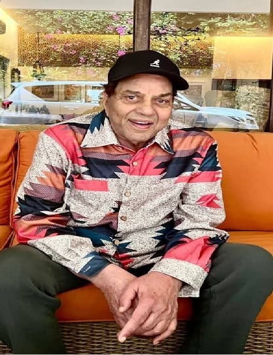 bollywood-icon-dharmendra-dies-at-89-after-long-illness