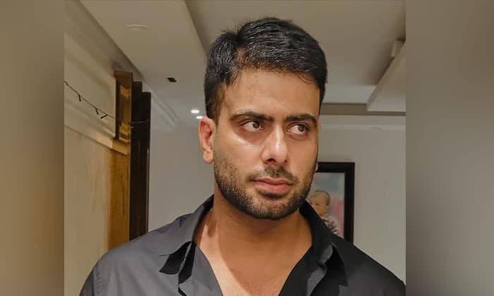 mankirt-aulakh-sparks-buzz-again-odd-on-stage-antics-old-gangster-links-and-a-cloud-of-controversy