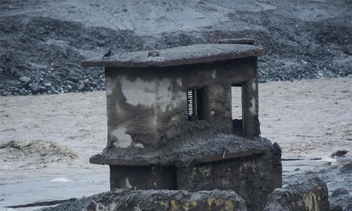 around-320-indians-missing-after-nepal-tibet-floods-400-stranded-in-china