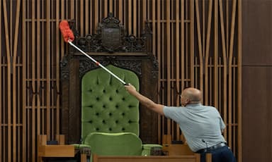 canadas-parliament-resumes-fall-session-after-summer-break