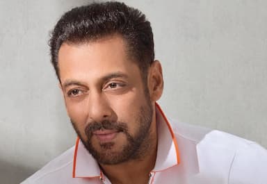 salman-khan-accepts-paparazzis-apology-with-humor
