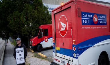 canada-post-moves-ahead-with-plan-to-phase-out-door-to-door-delivery