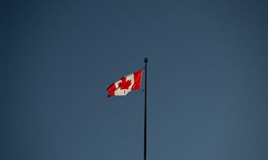 canada-pauses-new-parent-and-grandparent-sponsorship-applications-for-2026
