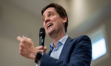 premier-eby-addresses-wildfire-response-confirms-arrival-of-international-firefighting-crews