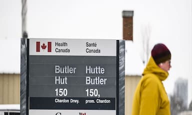 nearly-10-000-federal-public-servants-warned-of-possible-job-cuts-unions-say